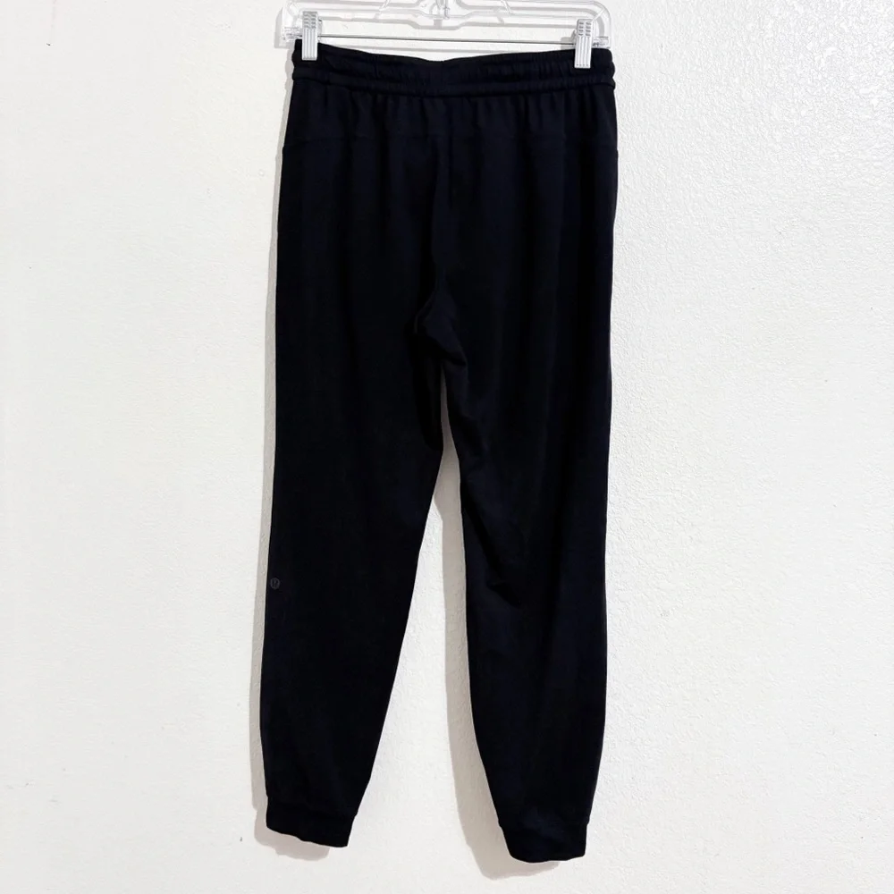 Lululemon Soft Jersey Classic-Fit‎ Mid-Rise Jogger in Black